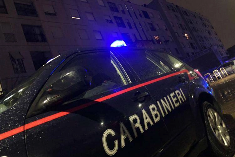 Lite per un parcheggio finisce a martellate a Napoli, 34enne ferito Lite per un parcheggio finisce a martellate a Napoli, 34enne ferito