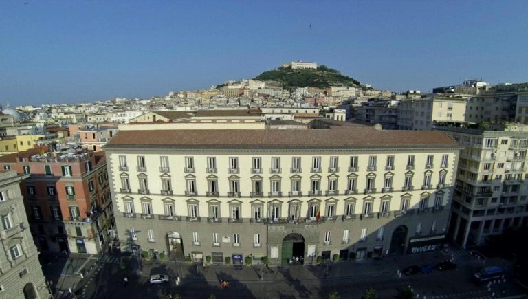 Napoli 2500, c’è la determina per il compenso della direttrice artistica Napoli 2500, c’è la determina per il compenso della direttrice artistica