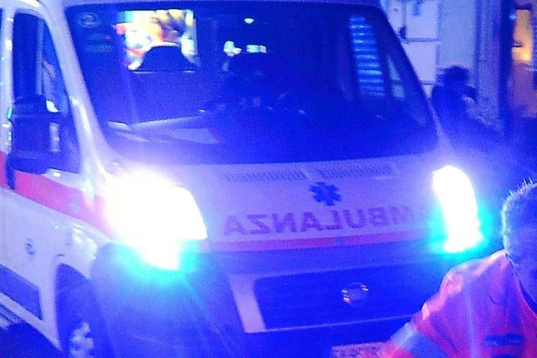 Napoli, incidente su statale Meta-Amalfi: morto motociclista 30enne Napoli, incidente su statale Meta-Amalfi: morto motociclista 30enne