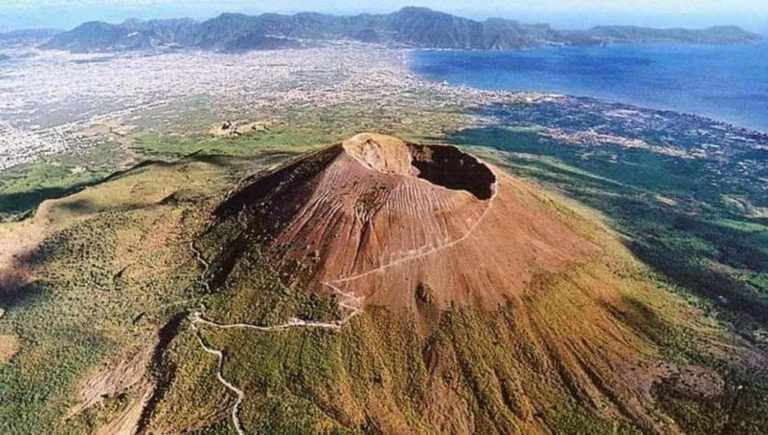 Tecnologie spaziali e droni per la prevenzione del rischio vulcanico Tecnologie spaziali e droni per la prevenzione del rischio vulcanico
