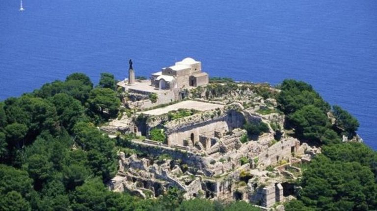 Capri, nuovi orari di visita per Villa Jovis e Certosa di San Giacomo