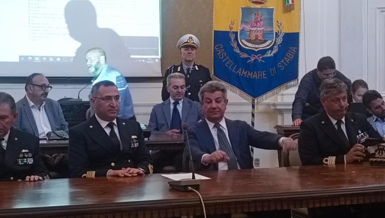 Castellammare, Vespucci torna a casa il comandante Lai: “Napoli tappa più bella nel giro del mondo”