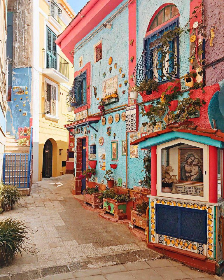 Divina Food Experience a Vietri sul Mare: gusto, arte e 50 chef il 21 maggio 2025 Divina Food Experience a Vietri sul Mare: gusto, arte e 50 chef il 21 maggio 2025