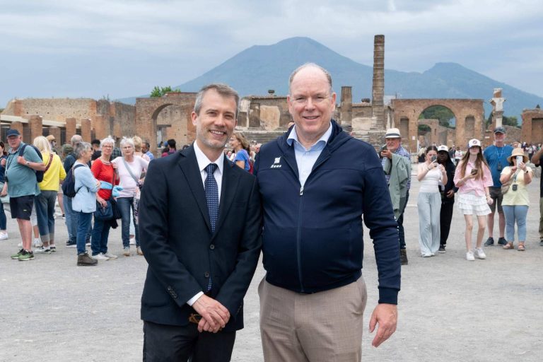 Il principe di Monaco in visita agli scavi di Pompei Il principe di Monaco in visita agli scavi di Pompei