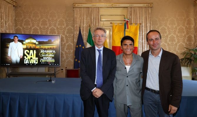 Napoli Città della Musica: Sal Da Vinci celebra oltre quarant’anni di carriera con un concerto in Piazza del Plebiscito