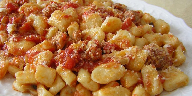 Sagra del Maiale e degli Gnocchi al Sugo 2025: Sapori e Tradizione a Cesinali Sagra del Maiale e degli Gnocchi al Sugo 2025: Sapori e Tradizione a Cesinali