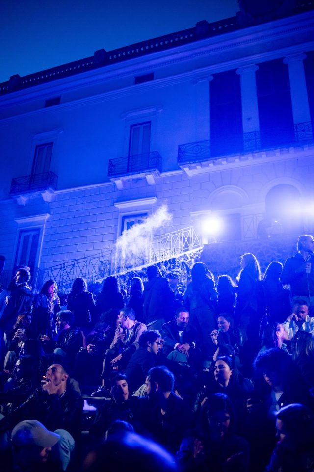 Sunset in Floridiana: ogni venerdì aperitivi, musica e tramonti nel verde del Vomero Sunset in Floridiana: ogni venerdì aperitivi, musica e tramonti nel verde del Vomero