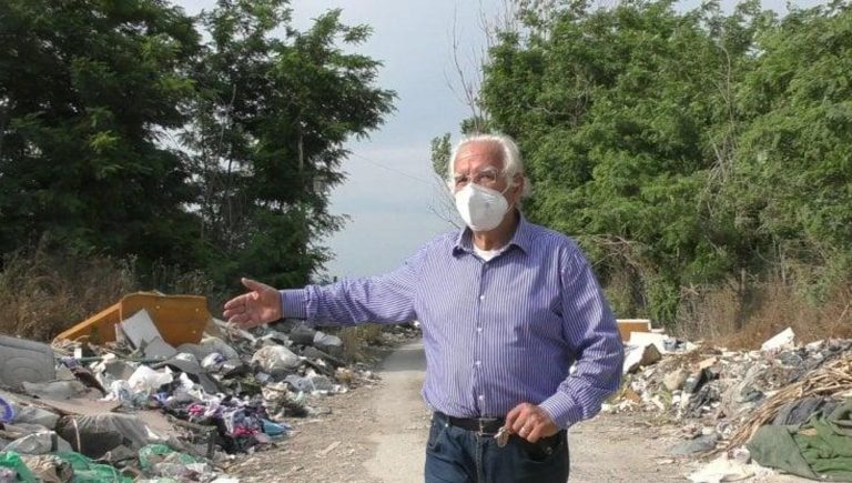 Terra dei Fuochi, denuncia delle associazioni Kosmos e Parete: “Basta roghi contro i rifiuti” Terra dei Fuochi, denuncia delle associazioni Kosmos e Parete: “Basta roghi contro i rifiuti”