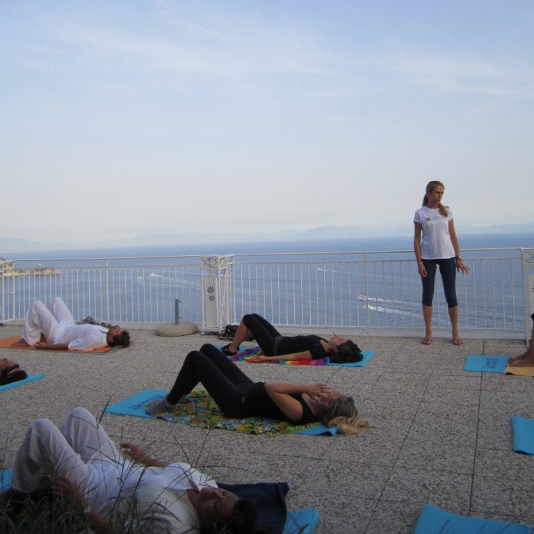 Yoga e meditazione in Costiera Amalfitana: a Praiano il festival diffuso Namasté Yoga e meditazione in Costiera Amalfitana: a Praiano il festival diffuso Namasté