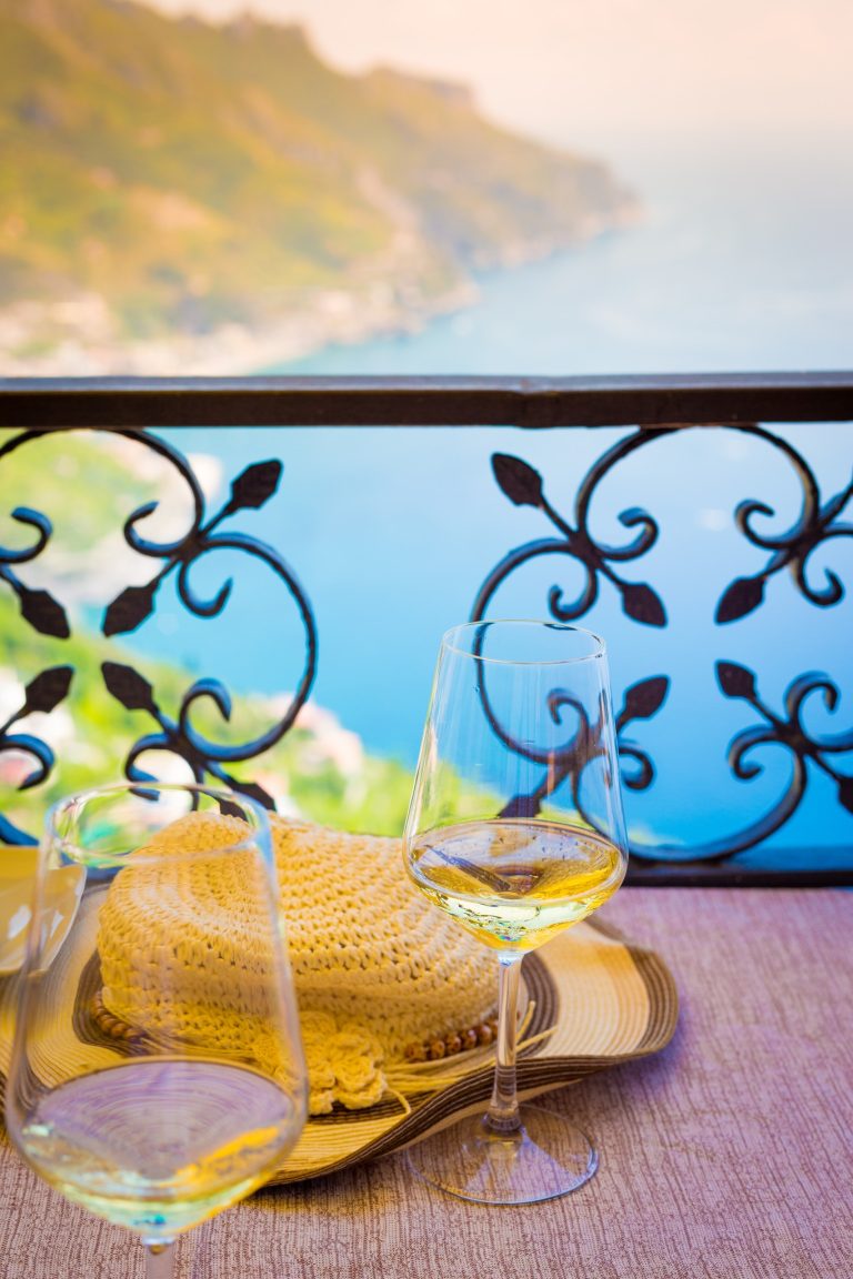 Borgo diVino in tour a Vietri sul Mare con grandi vini e buon cibo locale