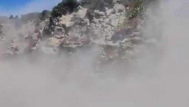 Campi Flegrei, la paura degli abitanti: “Un suono cupo, poi il tremore: noi subito in strada”