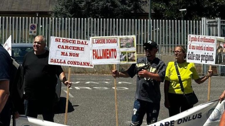 Carceri, i garanti: “Emergenza sovraffollamento e suicidi. Campania, 2mila detenuti oltre il limite”