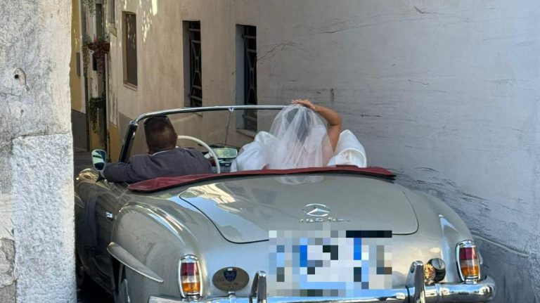 Cava de’ Tirreni, il difensore dell’Inter Pavard sposa la modella Pnishi