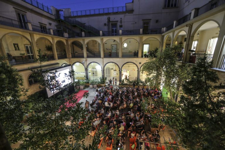 Cinema all’Aperto a Napoli: i film sotto le stelle dal 14 al 20 luglio 2025