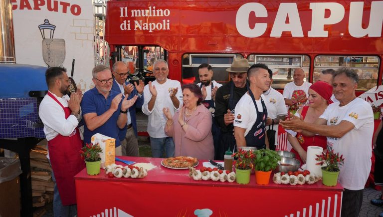 Napoli, l’assessore Armano: “Pizza Village vetrina per l’eccellenza napoletana” Napoli, l’assessore Armano: “Pizza Village vetrina per l’eccellenza napoletana”