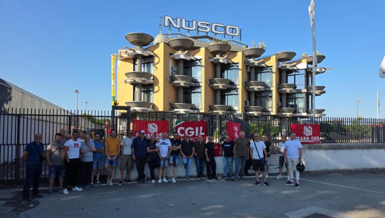 “Nei capannoni oltre 40 gradi”, operai in agitazione alla Nusco porte di Nola “Nei capannoni oltre 40 gradi”, operai in agitazione alla Nusco porte di Nola