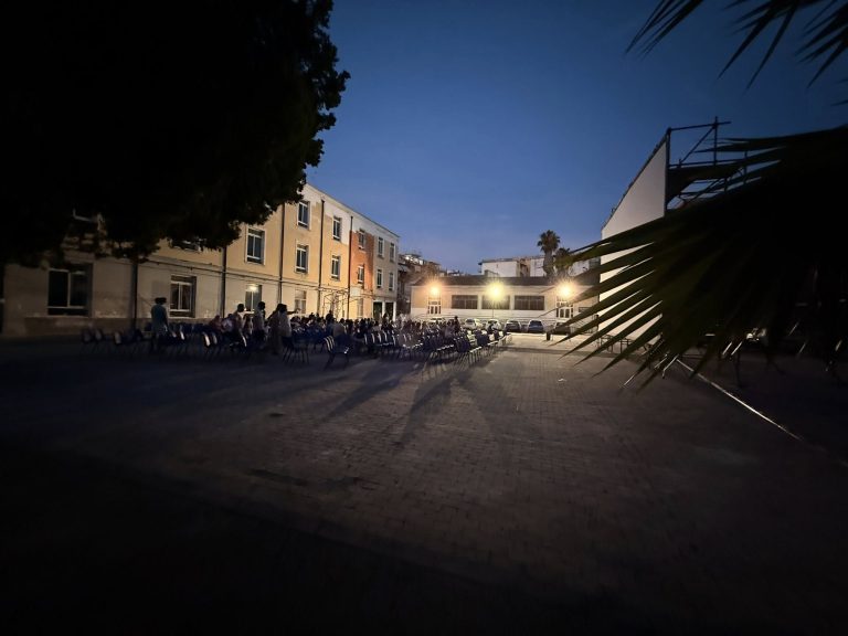 Ritorna Fresko Film, il Cinema all’Aperto 2025 sotto le stelle a Portici Ritorna Fresko Film, il Cinema all’Aperto 2025 sotto le stelle a Portici