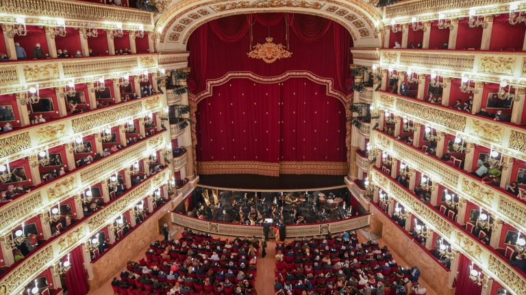 Teatro San Carlo, lunedì vertice per il sovrintendente tra lunghe attese e tensioni
