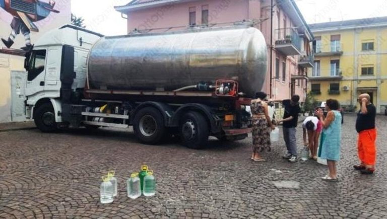 Irpinia, estate nera per il tesoro idrico che disseta la Campania: mezza provincia a secco protesta