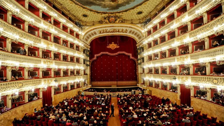 Teatro San Carlo, Manfredi convoca il Cdi: “Non c’è urgenza, riunione il 26” Teatro San Carlo, Manfredi convoca il Cdi: “Non c’è urgenza, riunione il 26”