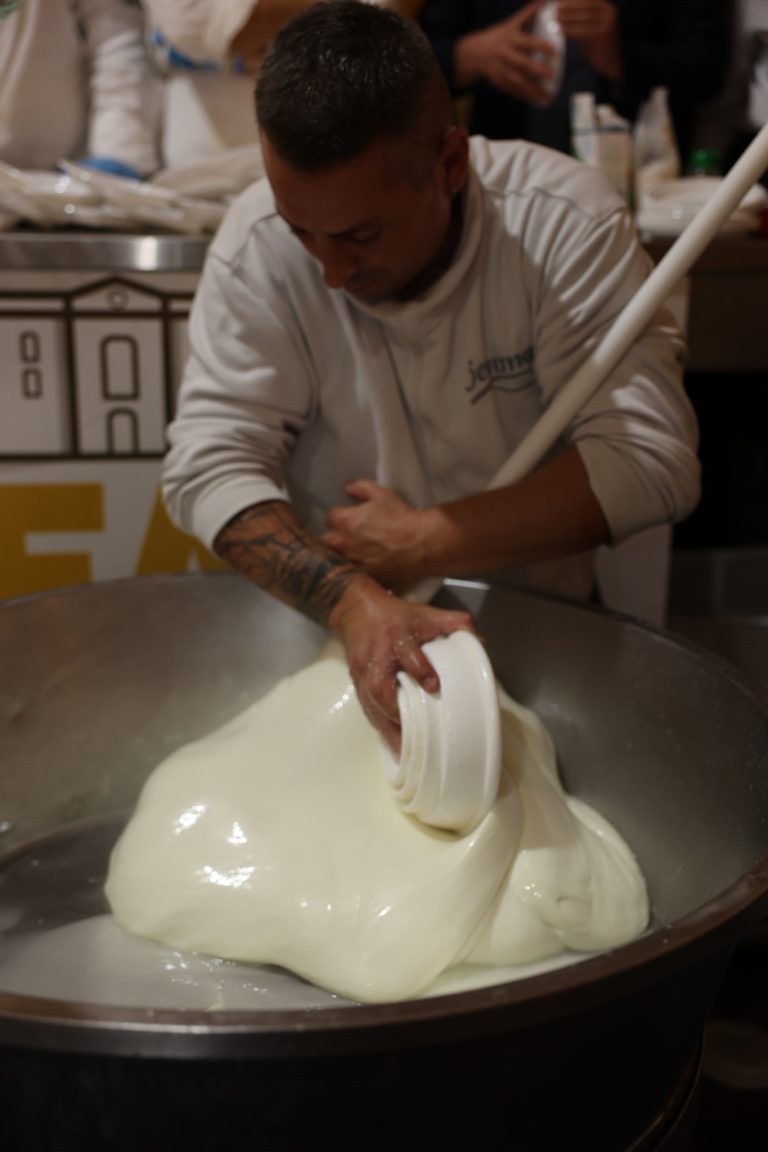Bufala Village 2025: Tony Tammaro, Bottari, Arteteca e l’oro bianco della Campania