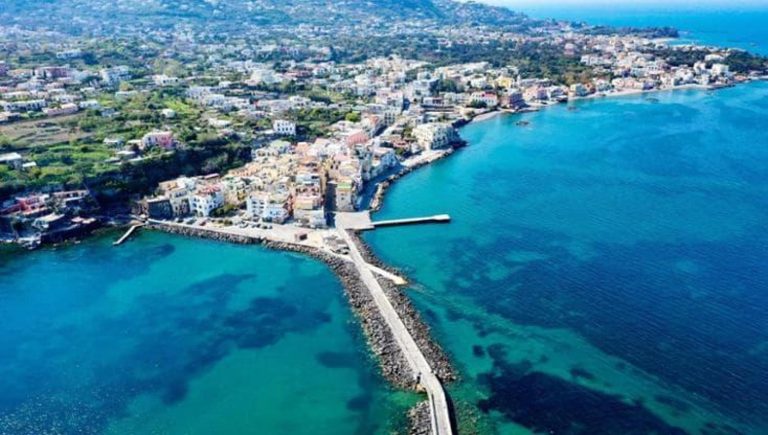 Una storia nuova per l’isola d’Ischia